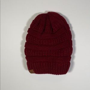 Maroon droopy knit beanie
